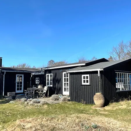 Feriehus Bohemian Summer Idyll Close To Heatherhill And The