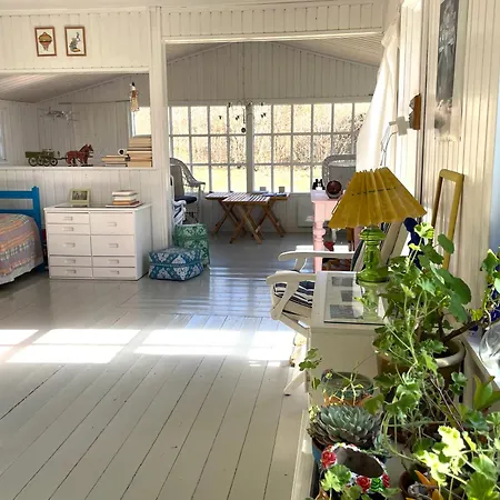 Feriehus Bohemian Summer Idyll Close To Heatherhill And The Vejby