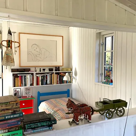 Bohemian Summer Idyll Close To Heatherhill And The