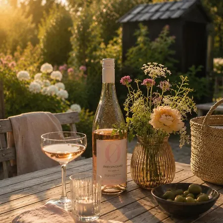 Bohemian Summer Idyll Close To Heatherhill And The Vejby