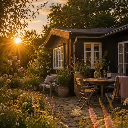 Bohemian Summer Idyll Close To Heatherhill And The