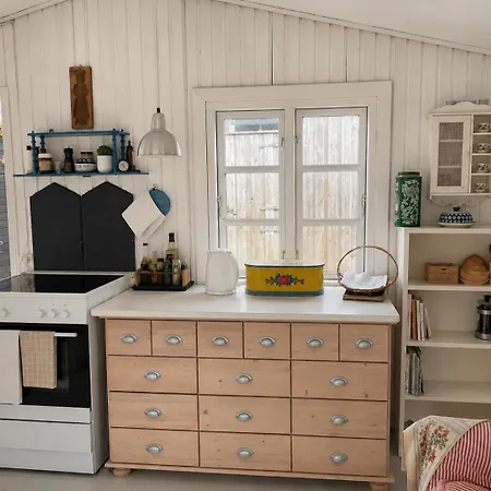 Bohemian Summer Idyll Close To Heatherhill And The
