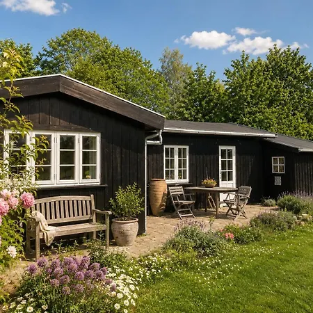 Bohemian Summer Idyll Close To Heatherhill And The Vejby